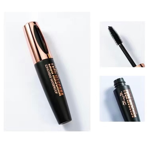 Black Waterproof Mascara - Picture 2 of 5